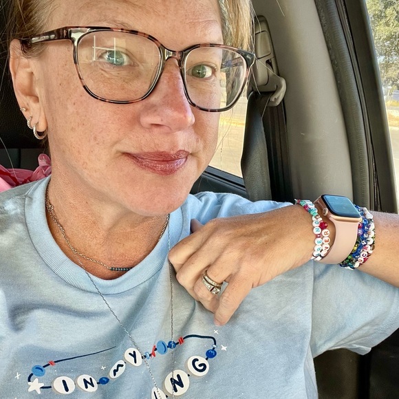 Meet your Posher, Michelle - Picture 1 of 2